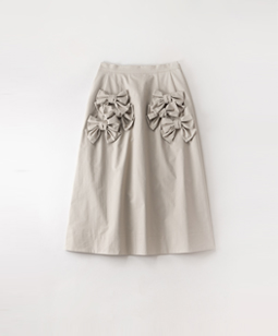 Multiple-ribbon skirt